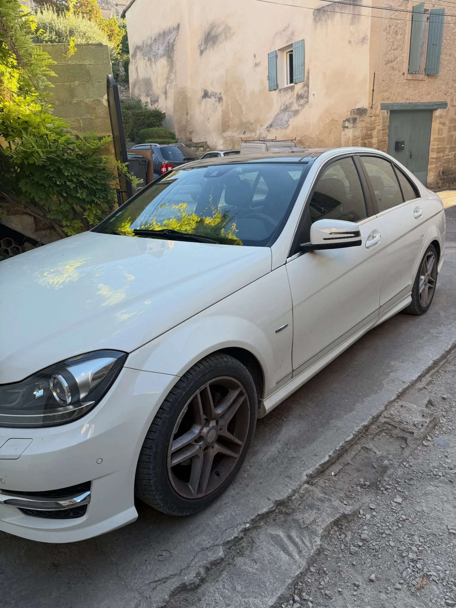 Avant : Mercedes C220 avant le nettoyage complet par Prestig’Clean